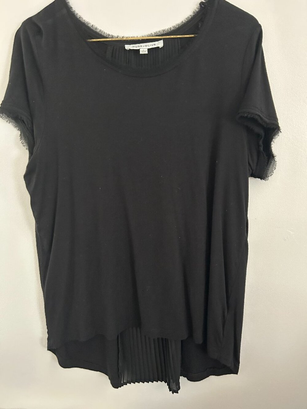 Ladies Rose and Olive Black Top- Size large
